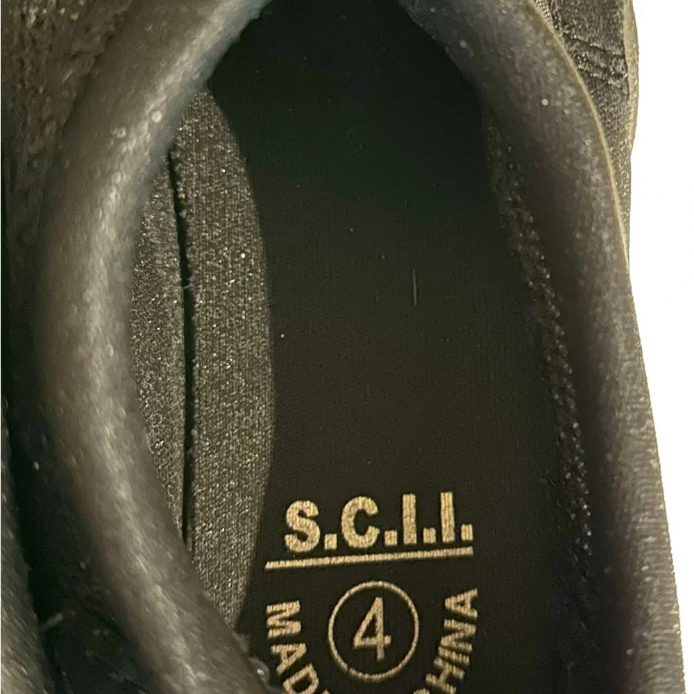 S.C.I.I. Children’s/Kids Black Water Shoes Sz:4 Swim Summer Water Parks!